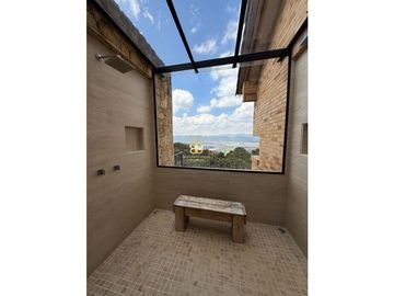 SE VENDE ESPECTACULAR CASA EN CHIA
