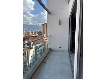 VENTA HERMOSO APARTAMENTO PENTHOUSE-DUPLEX LAURELES IGLESIA ST