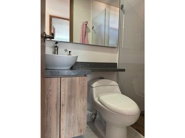 VENTA HERMOSO APARTAMENTO PENTHOUSE-DUPLEX LAURELES IGLESIA ST