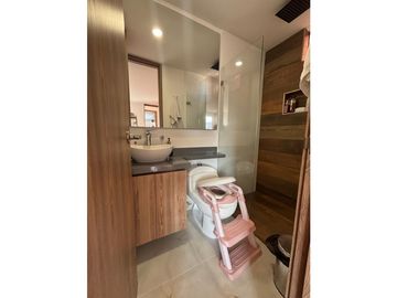 VENTA HERMOSO APARTAMENTO PENTHOUSE-DUPLEX LAURELES IGLESIA ST