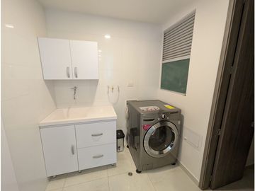 SE VENDE ESPECTACULAR APARTAMENTO EN ALTOS DE LOS ROSALES
