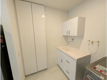 SE VENDE ESPECTACULAR APARTAMENTO EN ALTOS DE LOS ROSALES