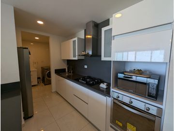 SE VENDE ESPECTACULAR APARTAMENTO EN ALTOS DE LOS ROSALES