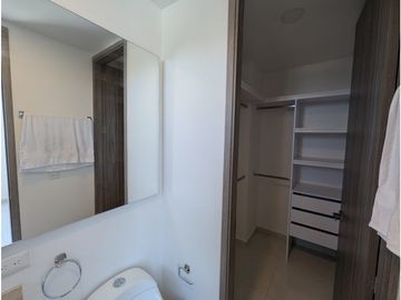 SE VENDE ESPECTACULAR APARTAMENTO EN ALTOS DE LOS ROSALES