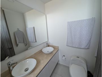 SE VENDE ESPECTACULAR APARTAMENTO EN ALTOS DE LOS ROSALES