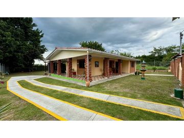 Casa campestre en venta en condominio - Santa Elena El Cerrito Valle