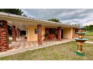 Casa campestre en venta en condominio - Santa Elena El Cerrito Valle