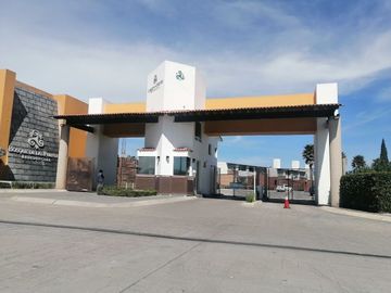 FRACCIONAMIENTO BOSQUE DE LAS FUENTES CASA VENTA CALIMAYA ESTADO DE MEXICO