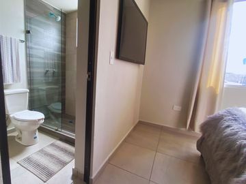 Departamento en zona Santa Fe, Tijuana, tres recamaras, Burdeos