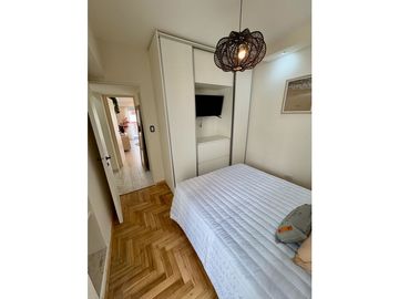 VENTA 2 AMBIENTES RECICLADO AL FRENTE CON BALCON SALIENTE