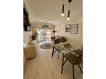 VENTA 2 AMBIENTES RECICLADO AL FRENTE CON BALCON SALIENTE