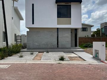 CASA NUEVA EN VENTA EN CONDOMINIO LAS PLAZAS AL NORTE DE AGUASCALIENTES
