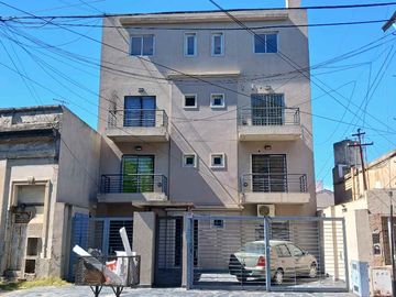 Departamento Tipo Casa en venta en Lanus Oeste