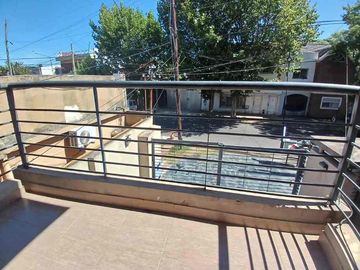 Departamento Tipo Casa en venta en Lanus Oeste