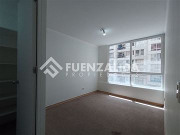 Departamento en Venta en Santa Petronila, cercano al metro Las Rejas