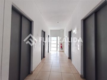 Departamento en Venta en Santa Petronila, cercano al metro Las Rejas