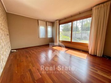 Casa en Venta en DANIEL DE LA VEGA CON ECHEQÑIQUE