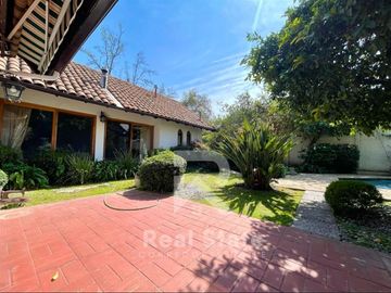Casa en Venta en DANIEL DE LA VEGA CON ECHEQÑIQUE