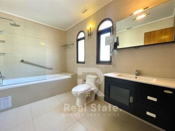 Casa en Venta en DANIEL DE LA VEGA CON ECHEQÑIQUE