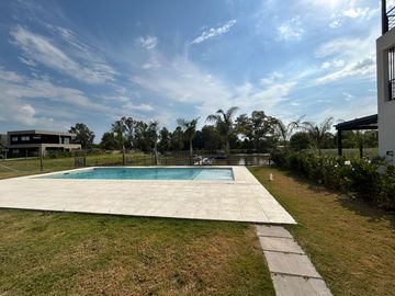 Departamento en Venta  2 ambientes con amarra - Barrio Nautico Canal Villanueva Tigre