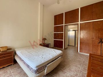 En VENTA casa de 718 m2 en Col. Mirador, atrás de casa de Gobierno.