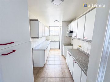 Departamento en Venta en Cond. Portal del Pacifico piso 11 Torre 3 (2 estac.)