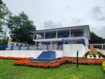 Venta de hermosa finca en el lago calima