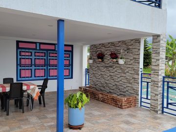 Venta de hermosa finca en el lago calima