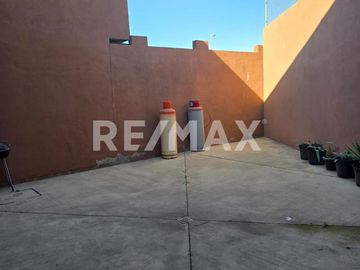 SE VENDE CASA BONITA Y MODERNA EN FRACC. VALLE DORADO - (3)