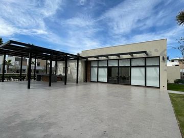 VENTA DE CASA EN APODACA, NUEVO LEÓN MEXICO MON- Modelo- ATT