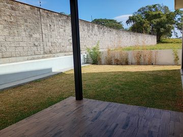 Casa en Venta en Fracc. ALTOZANO, Colima, Colima.