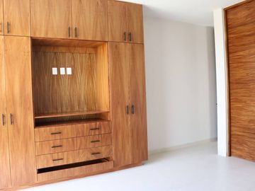 Casa en Venta en Fracc. ALTOZANO, Colima, Colima.