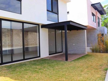 Casa en Venta en Fracc. ALTOZANO, Colima, Colima.