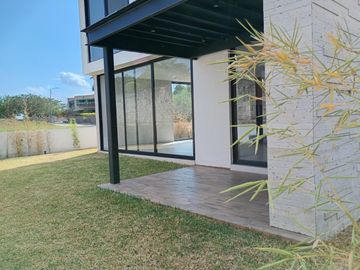 Casa en Venta en Fracc. ALTOZANO, Colima, Colima.