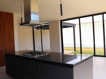Casa en Venta en Fracc. ALTOZANO, Colima, Colima.