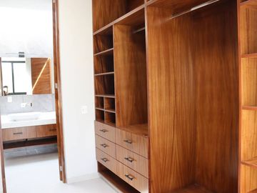 Casa en Venta en Fracc. ALTOZANO, Colima, Colima.
