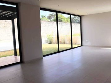 Casa en Venta en Fracc. ALTOZANO, Colima, Colima.