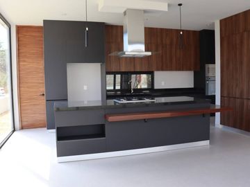 Casa en Venta en Fracc. ALTOZANO, Colima, Colima.