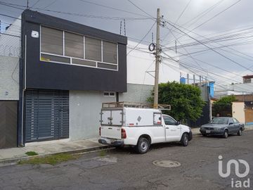 Casa en Venta en San José Vista Hermosa Puebla Ideal para Oficinas.