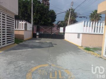 CASA EN VENTA EN LOS HEROES IXTAPALUCA DE DOS NIVELES