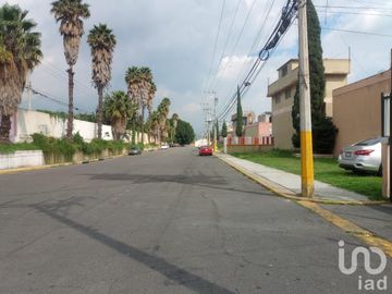 CASA EN VENTA EN LOS HEROES IXTAPALUCA DE DOS NIVELES