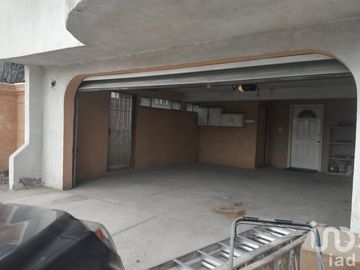 Exclusiva Propiedad en Jardines del Lago – ¡Inversión Estratégica en Zona de Crecimiento!
