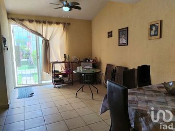 CASA CON ALBERCA, FRACC LA MORENA, YAUTEPEC MORELOS