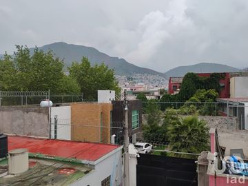 Casa con departamento y amplio terreno en el centro de Pachuca