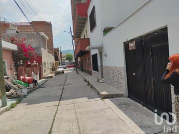 Casa con departamento y amplio terreno en el centro de Pachuca