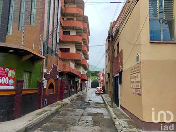Casa con departamento y amplio terreno en el centro de Pachuca