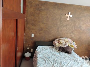 Casa con departamento y amplio terreno en el centro de Pachuca