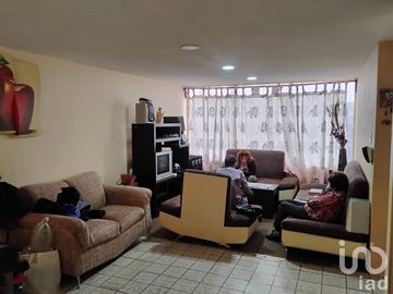Casa con departamento y amplio terreno en el centro de Pachuca