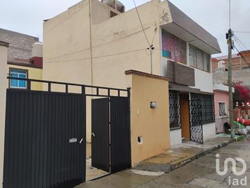 Casa con departamento y amplio terreno en el centro de Pachuca
