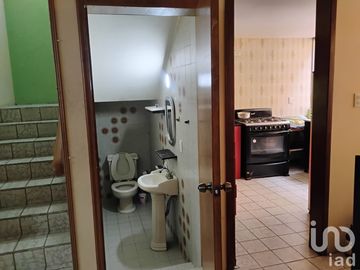 Casa con departamento y amplio terreno en el centro de Pachuca